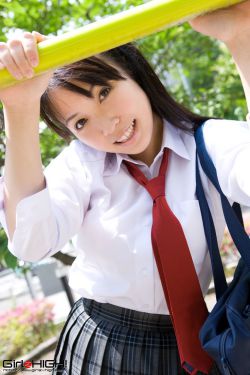 丘咲エミリ